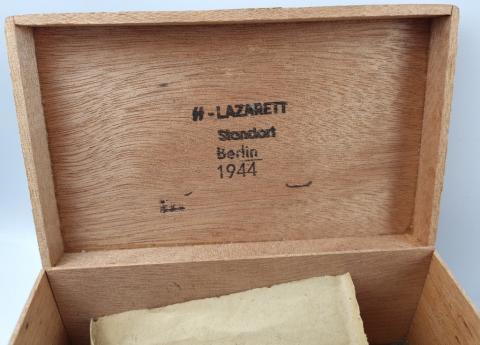 waffen SS ss-lazaret berlin check game in wooden box, marked boardgame war game